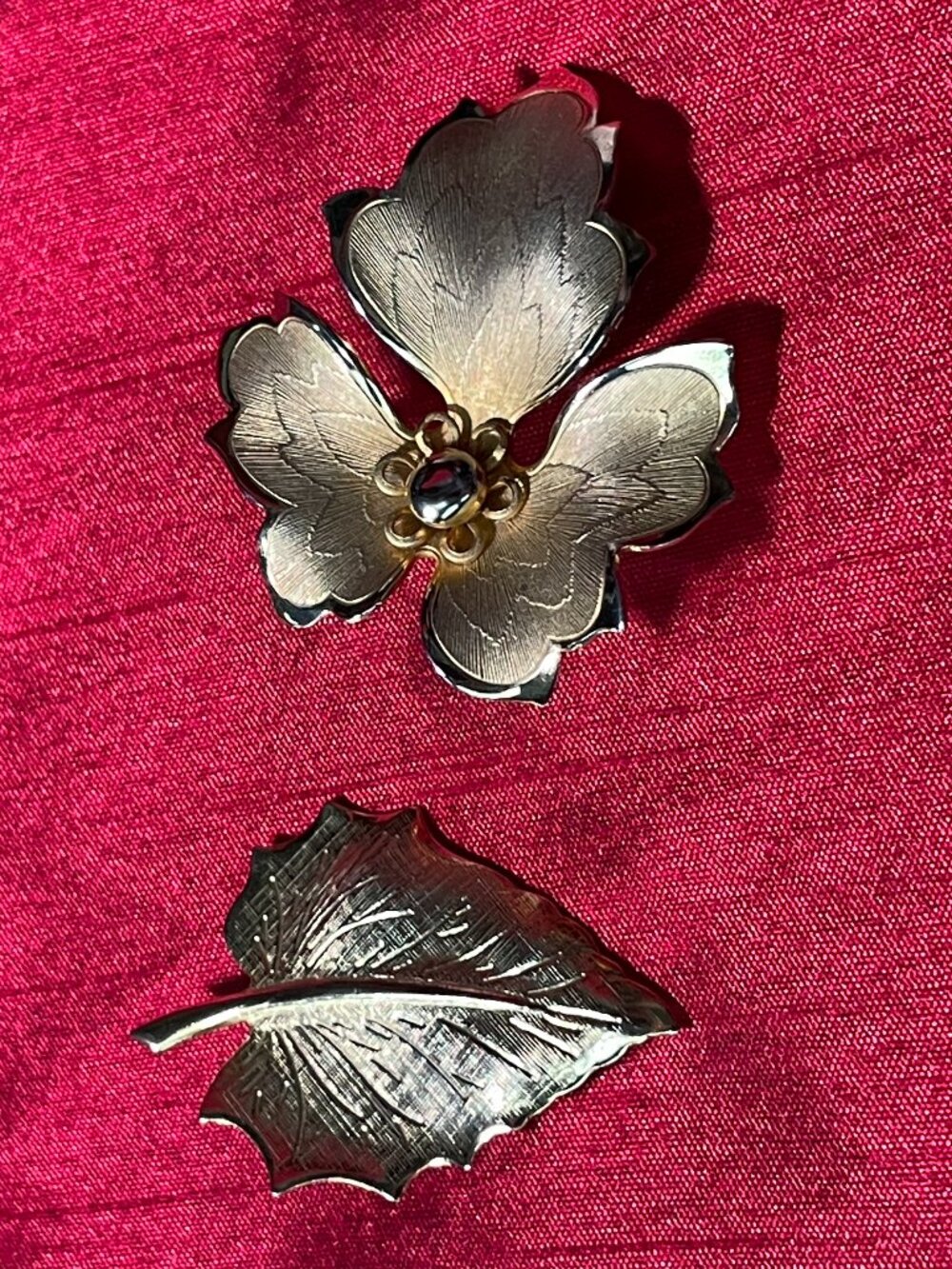 Vintage Gold Tone Botanical Flower & Leaf Brooch Set